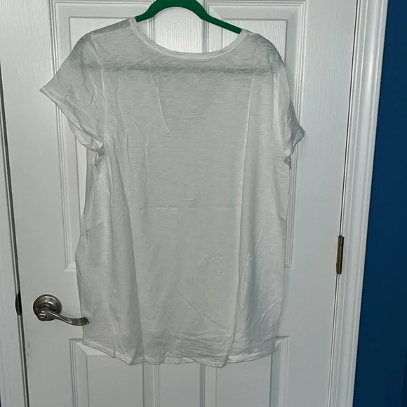 Lilly Pulitzer V-neck white extra large brand new style number 001504 - Picture 3 of 3